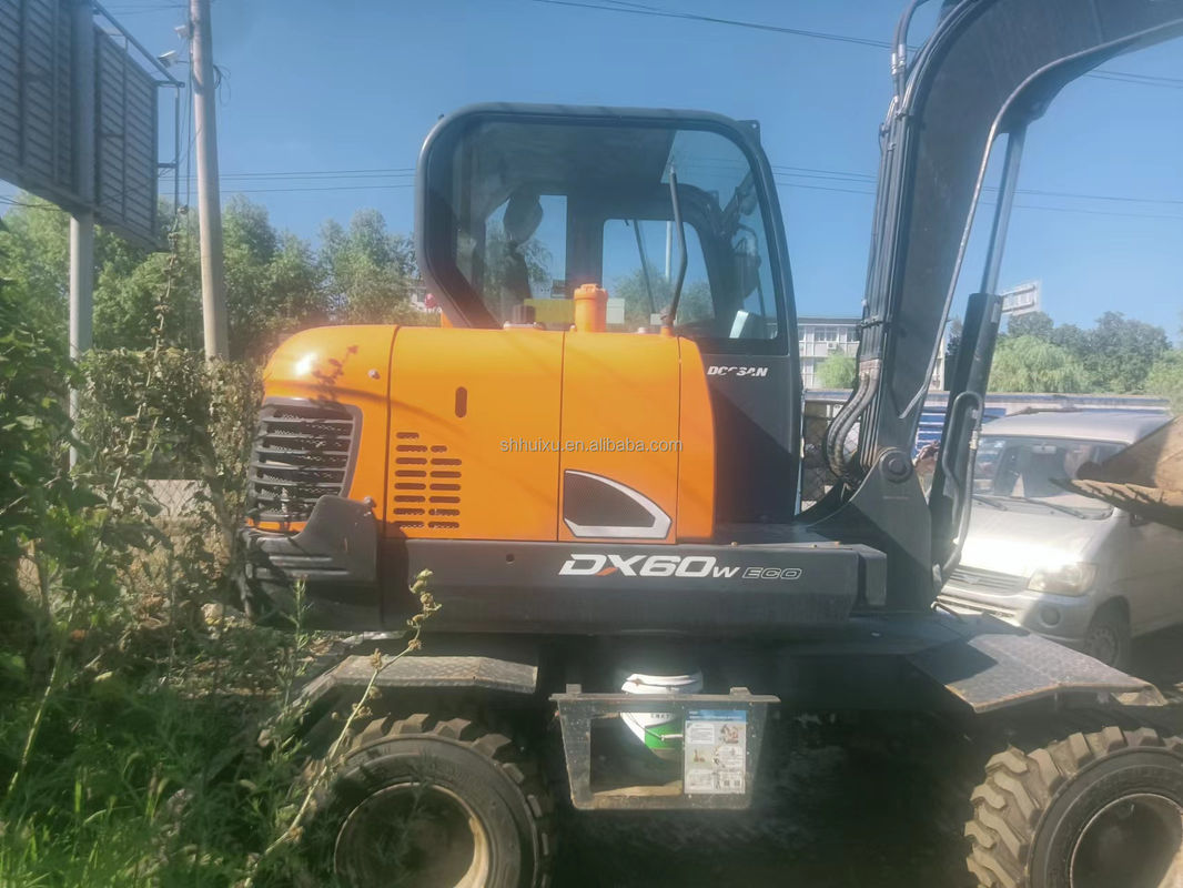 ডুসান গরম বিক্রয় ব্যবহৃত ডুসান dh60-7 ক্রলার খননকারী/ব্যবহৃত মিনি খননকারী ডুসান DX60W সস্তা দাম