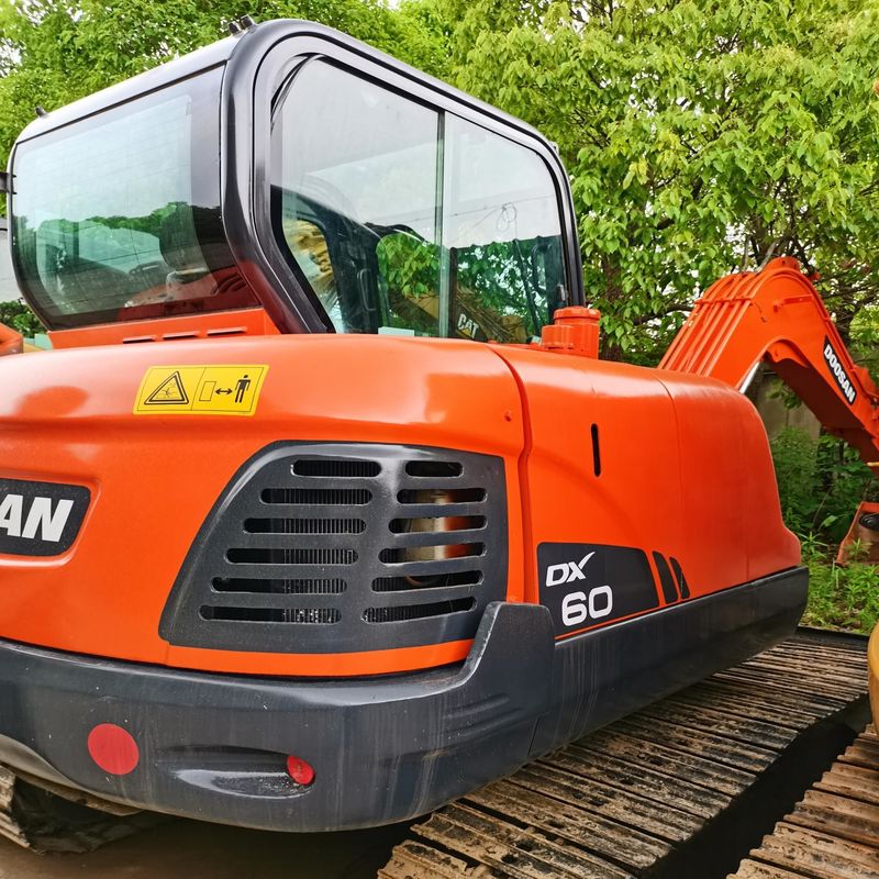 ব্যবহৃত মূল মিনি খননকারী মিনি খননকারী Doosan DX 60 মিনি ব্যবহৃত খননকারী