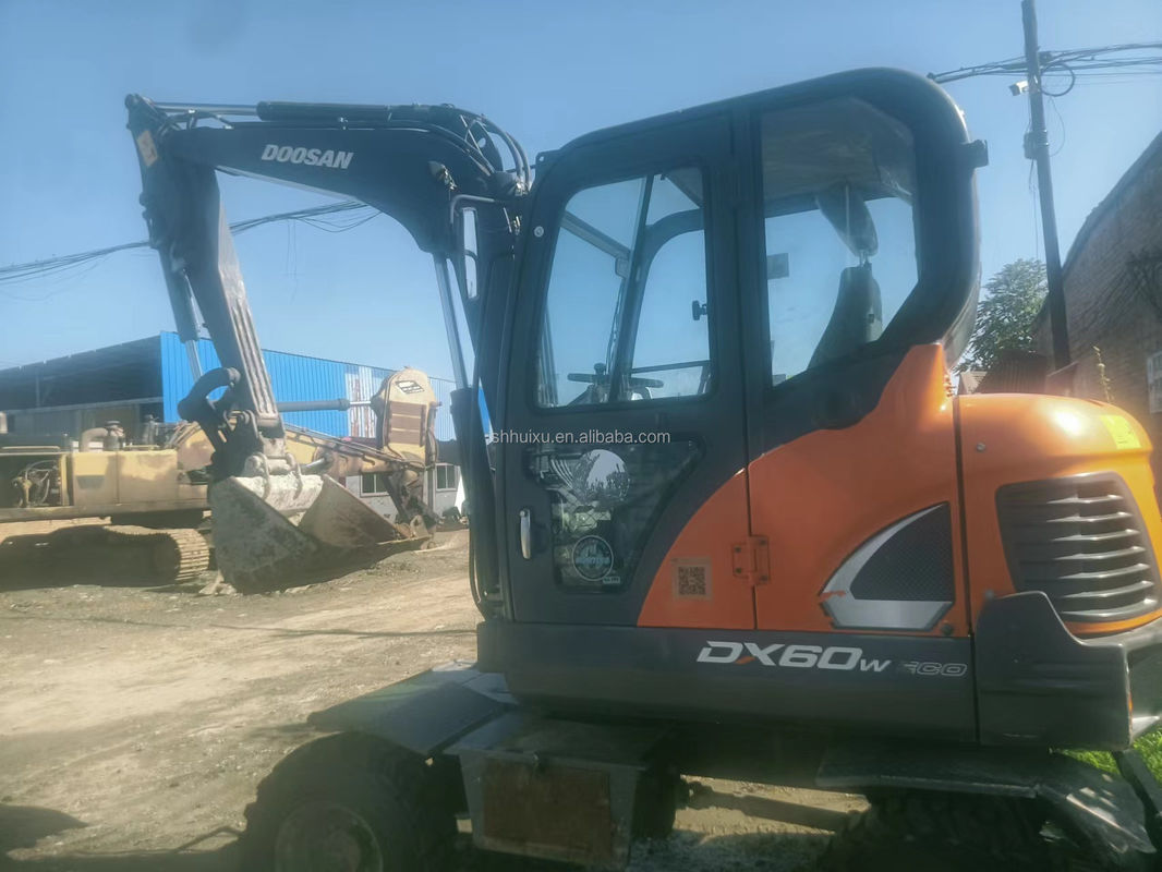 ব্যবহৃত মূল মিনি খননকারী মিনি খননকারী Doosan DX 60 মিনি ব্যবহৃত খননকারী