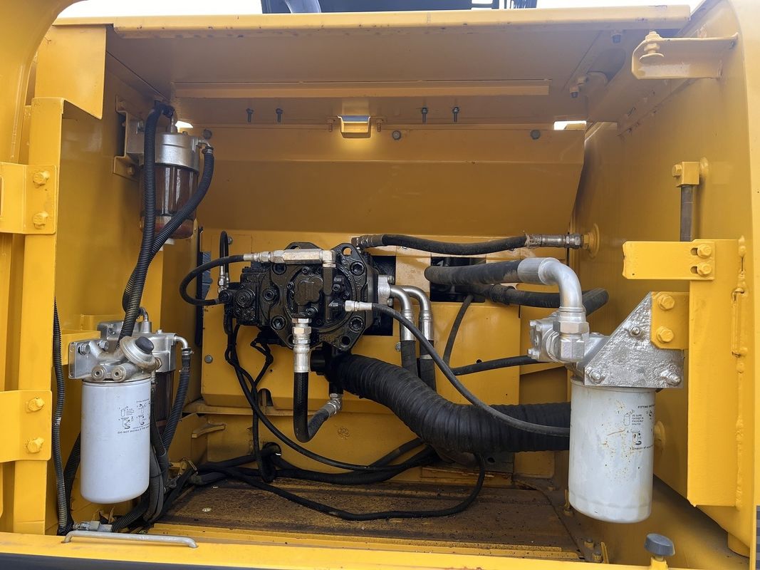 ব্যবহৃত খননকারী Kobelco SK260 সেকেন্ড হ্যান্ড খননকারী ব্যবহৃত যন্ত্রপাতি 26 টন হাত মাটি খননকারী ব্যবহৃত খননকারী