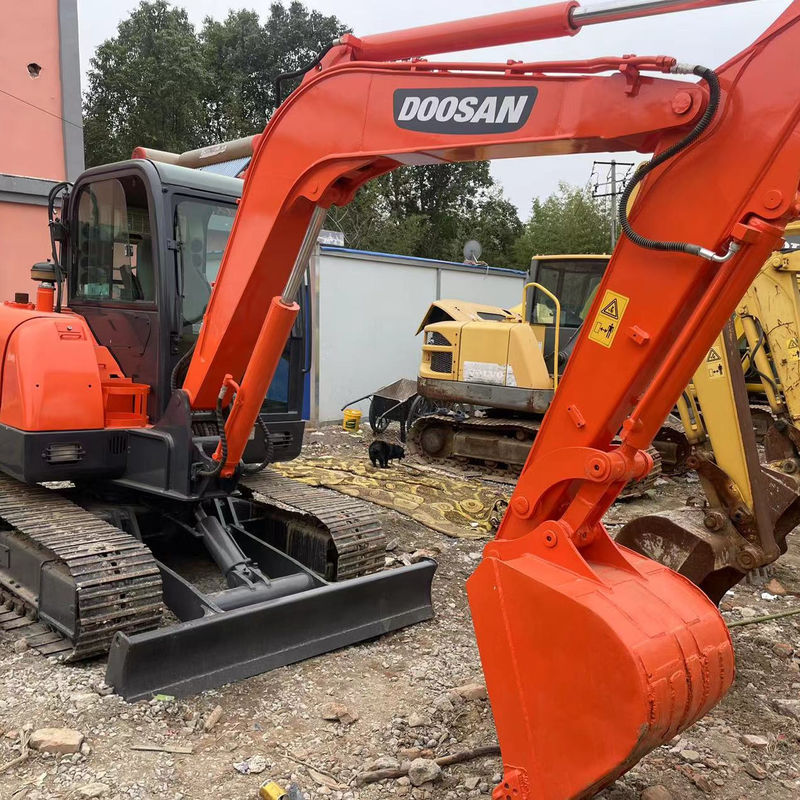 ব্যবহৃত হাইড্রোলিক খননকারী Doosan DH60-7 ছোট খননকারী খননকারী ব্যবহৃত সস্তা দ্বিতীয় হাত মেশিন ব্যবহৃত বিক্রয়
