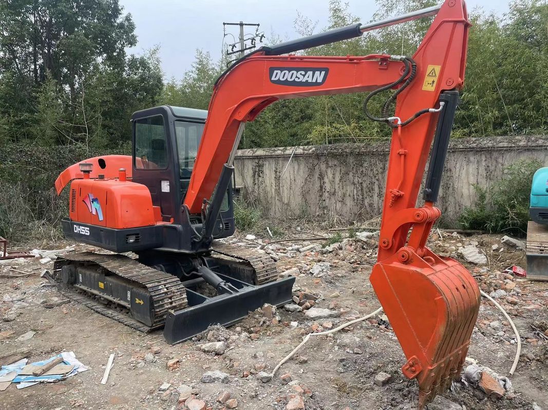 ব্যবহৃত ইঞ্জিনিয়ারিং & নির্মাণ মেশিন Doosan 55 ব্যবহৃত খননকারক বিক্রয়ের জন্য খননকারক ব্যবহৃত বিক্রয়