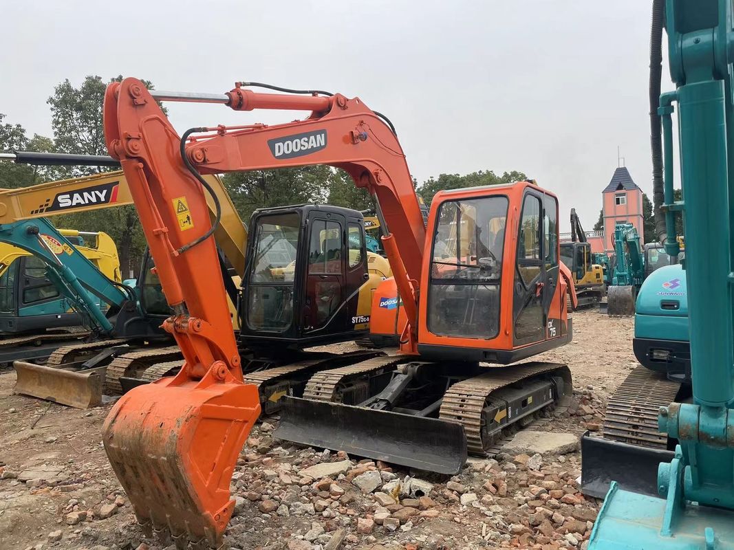 ভাল পারফরম্যান্স খননকারী Doosan DX75 ছোট খননকারী ব্যবহৃত যন্ত্রপাতি 6 টন খননকারীর জন্য বিক্রয় মিনি খননকারীর সেরা