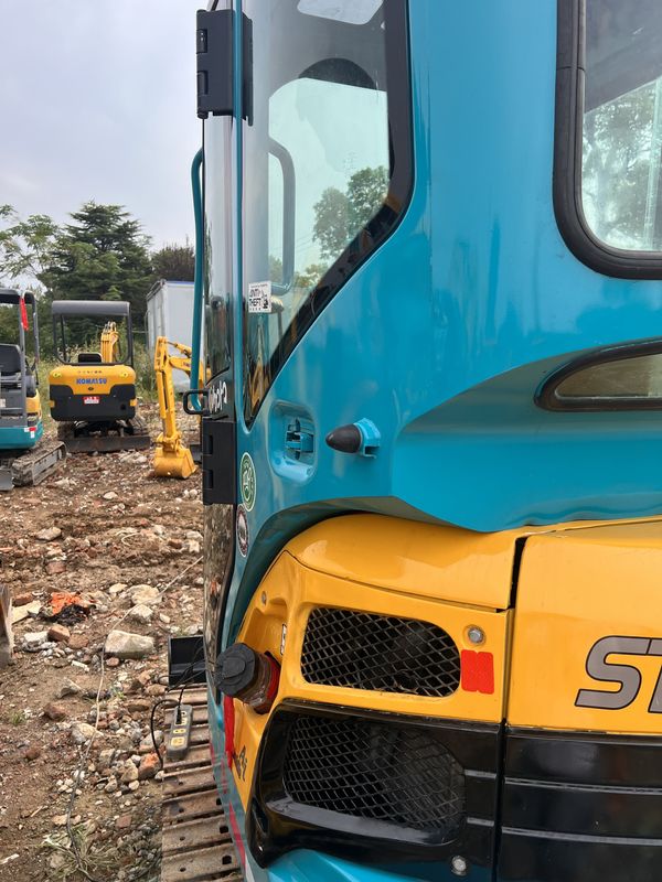 কম কাজের ঘন্টা ব্যবহৃত খননকারী Kobelco 135 বিক্রয় ব্যবহৃত Kobelco স্টক ব্যবহৃত খননকারী Kobelco