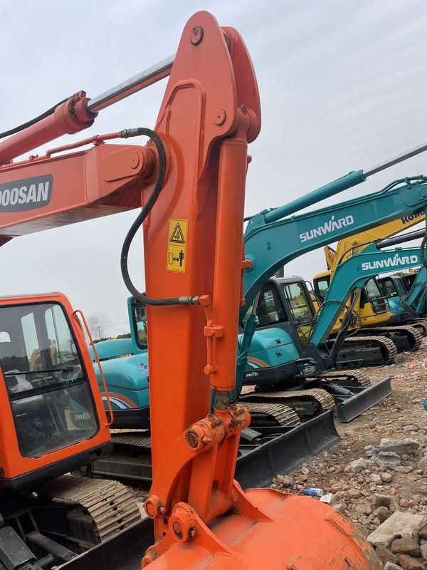 ব্যবহৃত যন্ত্রপাতি Doosan DX75 ছোট খননকারী ব্যবহৃত রাবার ট্র্যাক মিনি খননকারী হাত খননকারী