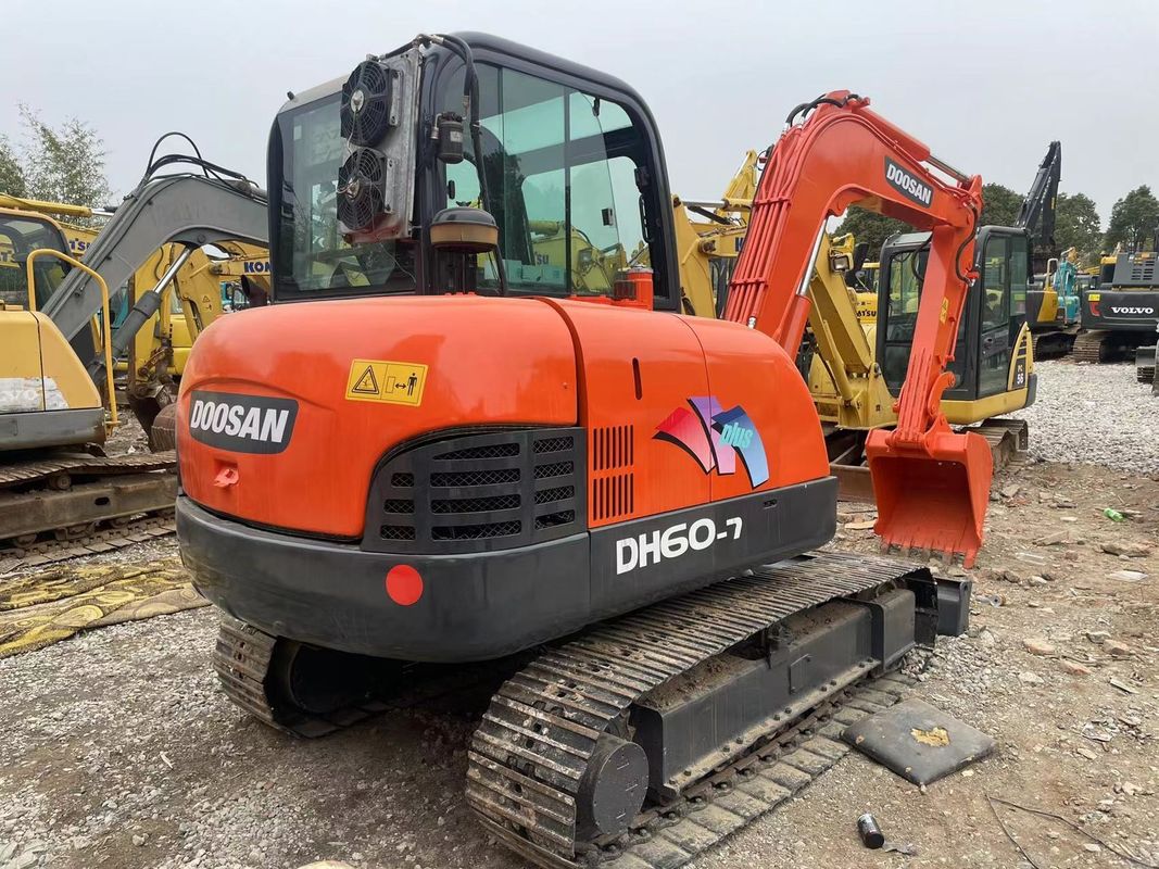 নতুন ভাল বিক্রয় ব্যবহৃত খননকারী Doosan DX60 খননকারী ব্যবহৃত ক্রলার খননকারী Doosan DH60 কারখানার দাম বিক্রয়