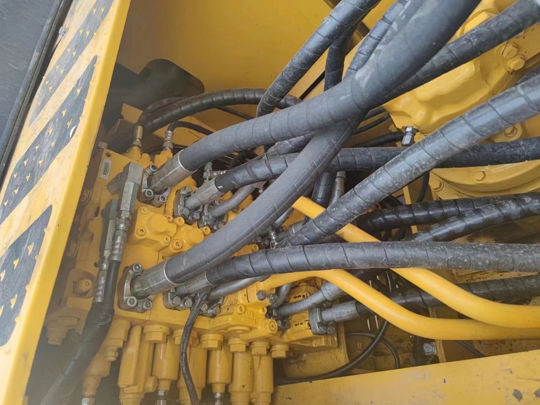 25.6TON ব্যবহৃত কমাতু পিসি 200 এক্সক্যাভারেটর /প্রায় নতুন /সেকেন্ড হ্যান্ড কমাতু পিসি 200-5 মাঝারি এক্সক্যাভারেটর