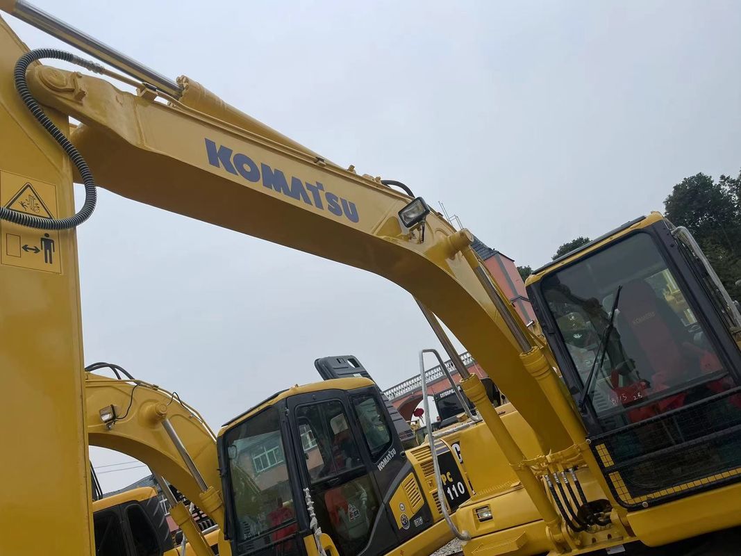 হাতের ব্যবহৃত জমি খননকারী Komatsu PC130 ব্যবহৃত যন্ত্রপাতি 13 টন হাতের ব্যবহৃত পোস্ট গর্ত খননকারী বিক্রয়ের জন্য দ্বিতীয় হাত খননকারী