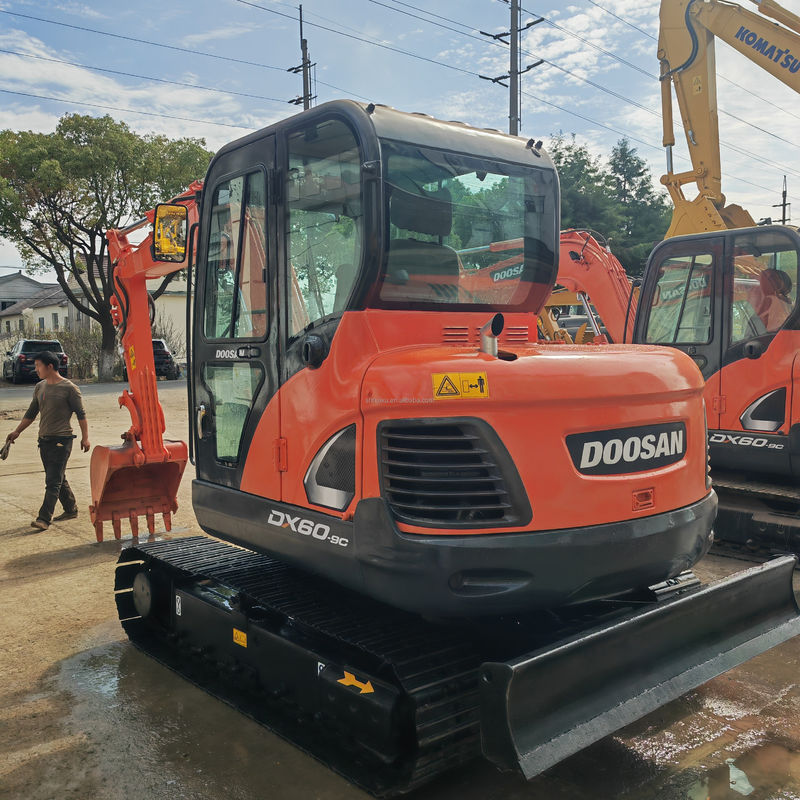 5.7 টন Doosan DX 60 Dh60 সেকেন্ড হ্যান্ড এক্সক্যাভেটর ব্যবহৃত ক্রলার এক্সক্যাভেটর