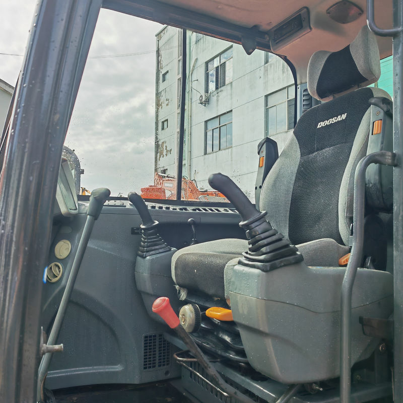 5.7 টন Doosan DX 60 Dh60 সেকেন্ড হ্যান্ড এক্সক্যাভেটর ব্যবহৃত ক্রলার এক্সক্যাভেটর