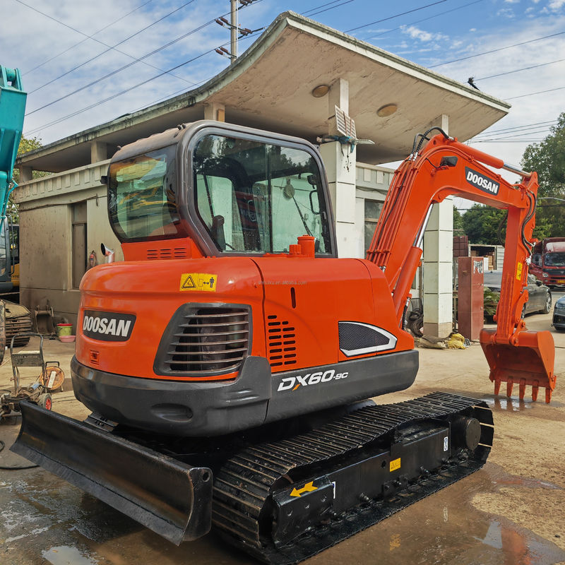5.7 টন Doosan DX 60 Dh60 সেকেন্ড হ্যান্ড এক্সক্যাভেটর ব্যবহৃত ক্রলার এক্সক্যাভেটর