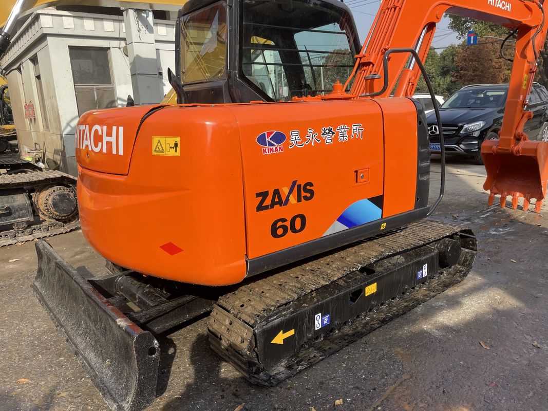 90%নতুন ব্যবহৃত খননকারী হিটাচি ZX60 মিনি খননকারী জাপানে 6 টন দ্বিতীয় হাত খননকারী
