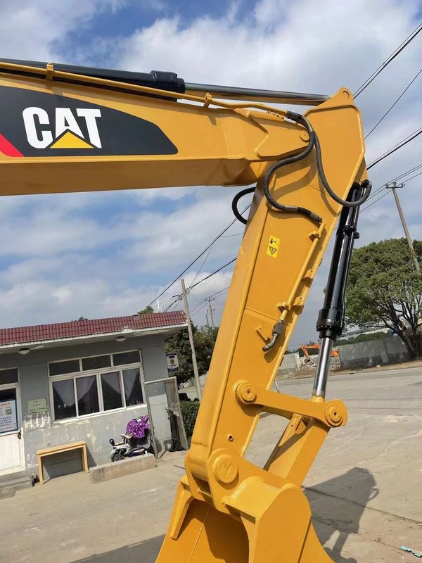 বড় ক্রলার খননকারী CAT 330D সেকেন্ড হ্যান্ড খননকারী ব্যবহৃত ভারী মেশিন 30 টন হাইড্রোলিক ক্রলার ব্যাকহো বড় খননকারী