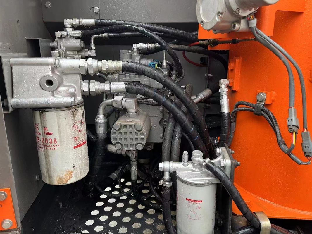 নতুন আগমন HITACHI ZX130 খননকারী ব্যবহৃত খননকারী Hitachi zx130/দ্বিতীয় হাতের ক্রলার খননকারী Hitachi zx130