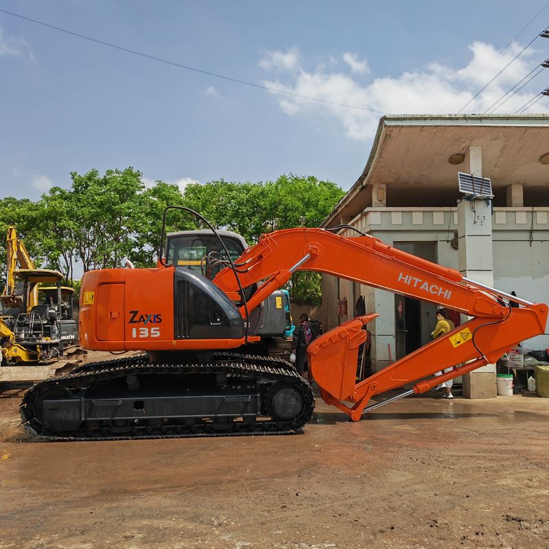 হিটাচি স্টক 90% সেকেন্ড হ্যান্ড হিটাচি zx135/ব্যবহৃত ক্রলার খননকারী বিক্রয়ের জন্য হিটাচি zx135