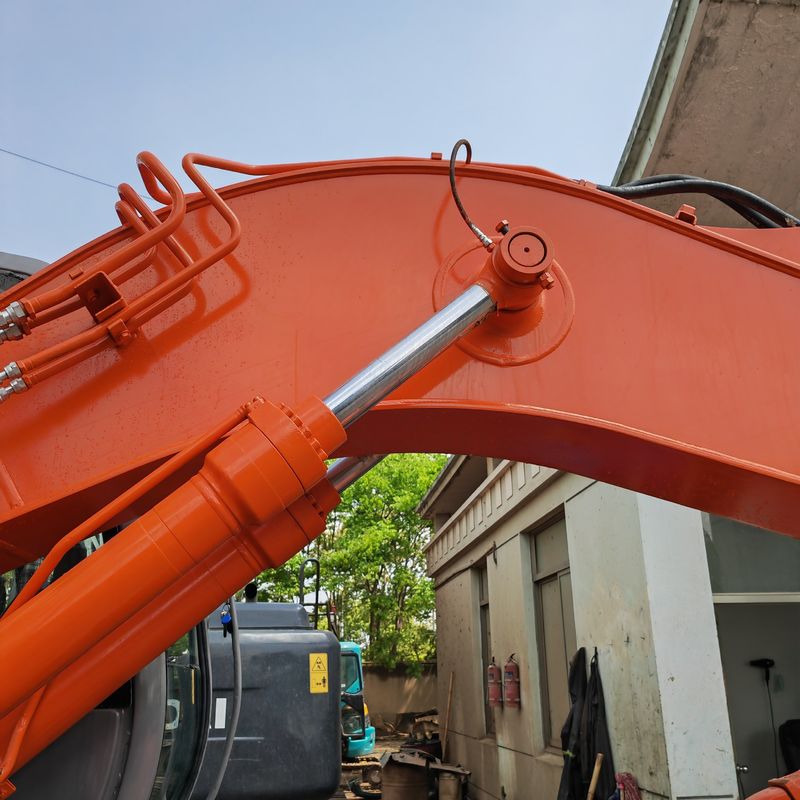 হিটাচি স্টক 90% সেকেন্ড হ্যান্ড হিটাচি zx135/ব্যবহৃত ক্রলার খননকারী বিক্রয়ের জন্য হিটাচি zx135