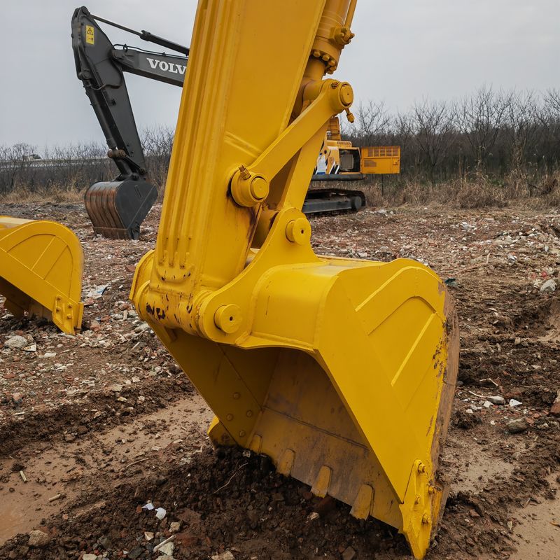 কম কাজের সময় সেরা দাম সেকেন্ড হ্যান্ড খননকারী Komatsu PC220-8 বিক্রয়
