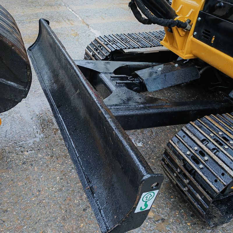 ব্যবহৃত CAT 305.5E মিনি এক্সক্যাভেটর কোন লেজ না Caterpillar 305.5 মিনি এক্সক্যাভেটর দাম কম CAT302 CAT305.5 CAT306 CAT304 CAT305 বিক্রয়
